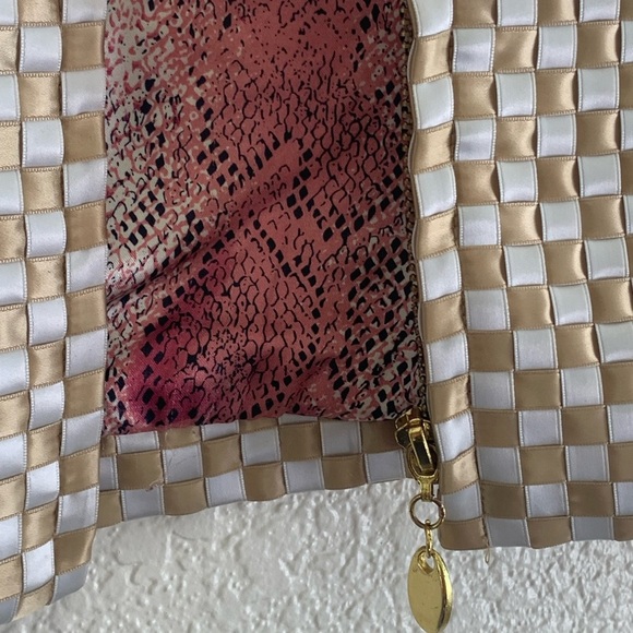 Liz Claiborne Tan and White Bomber Jacket with Quilted Design - Picture 5 of 9